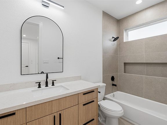 5th image of 4336 Cosby St