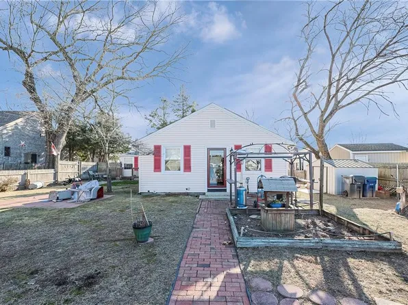 317 Claypool Dr, Warwick, RI 02886