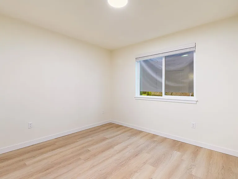 1809 E Sunset Dr — Photo 15