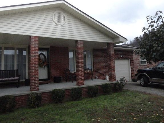 3rd image of 121 Lilac St