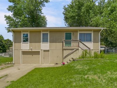 2004 Parkwood Dr, Harrisonville, MO, 64701