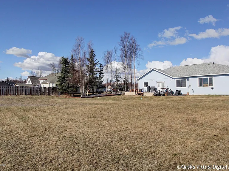 2384 S Paddock Dr — Photo 19