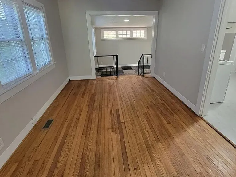 825 Kirkwood Ave — Photo 4