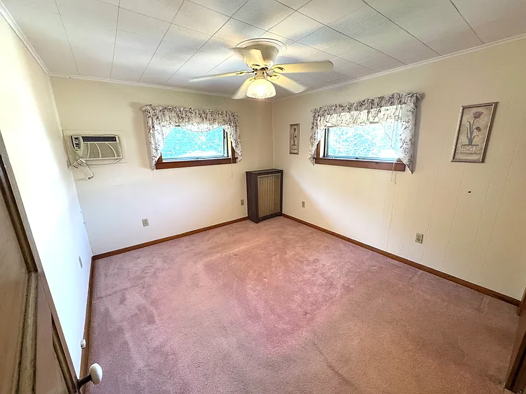 8 Loomis Park Rd — Photo 3