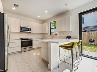 8121 NW 105th Ave, Doral, FL 33178