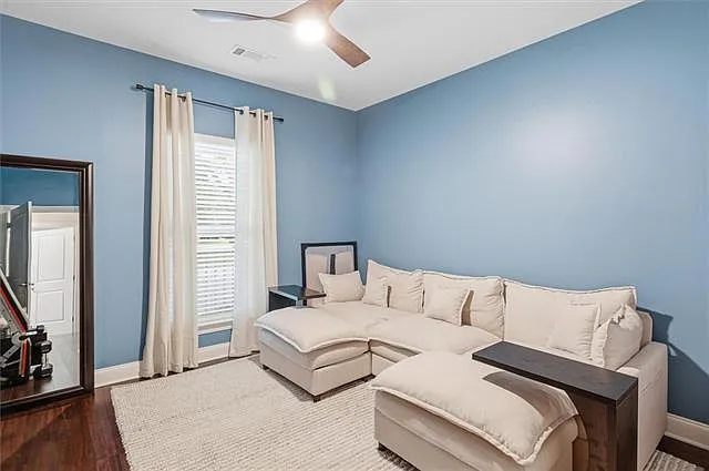 5024 Paris Ave — Photo 15
