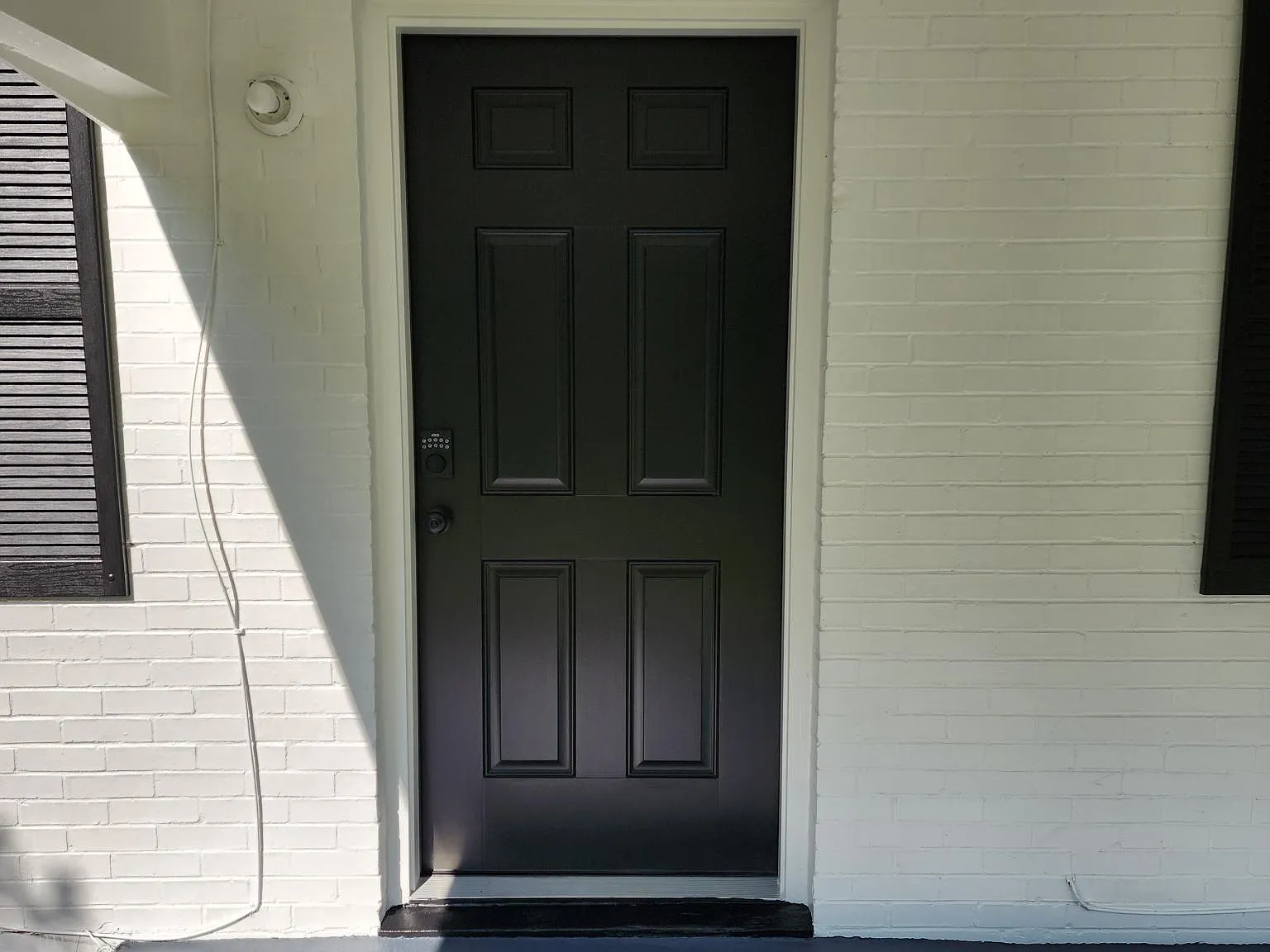 4 bed, 1.5 bath, 1240 sqft, $1,400 — Photo 2
