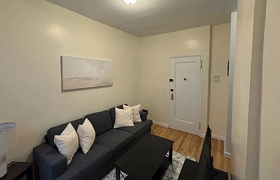 3rd image of 517 W 111th St #2D
