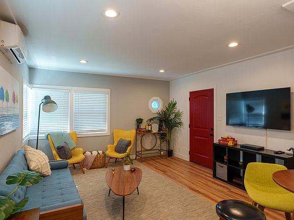 5th image of 6115 Burwood Ave