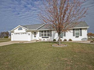 W5444 Mile Long Dr, APPLETON, WI 54915