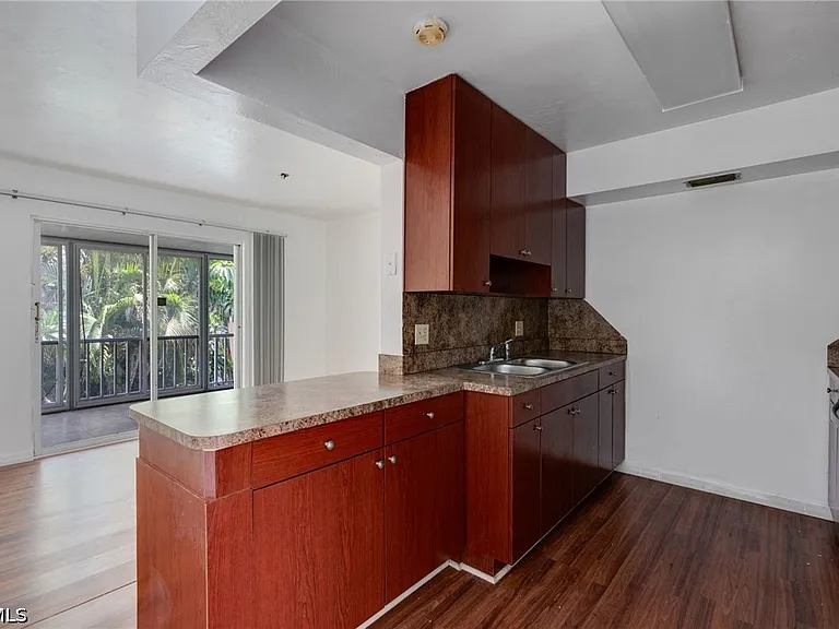 2828 Jackson St #M5 — Photo 8