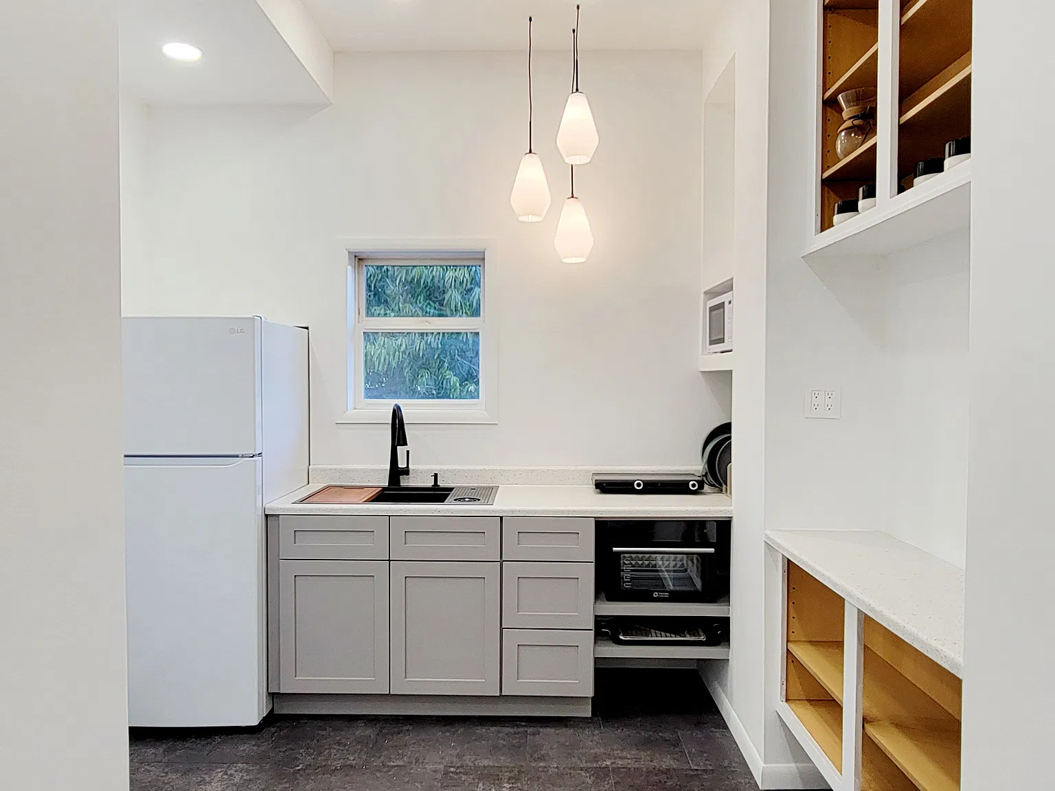 4506 Moho Rd — Photo 3