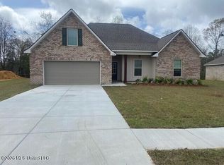 13432 Swan Ridge Cir, Gulfport, MS 39503