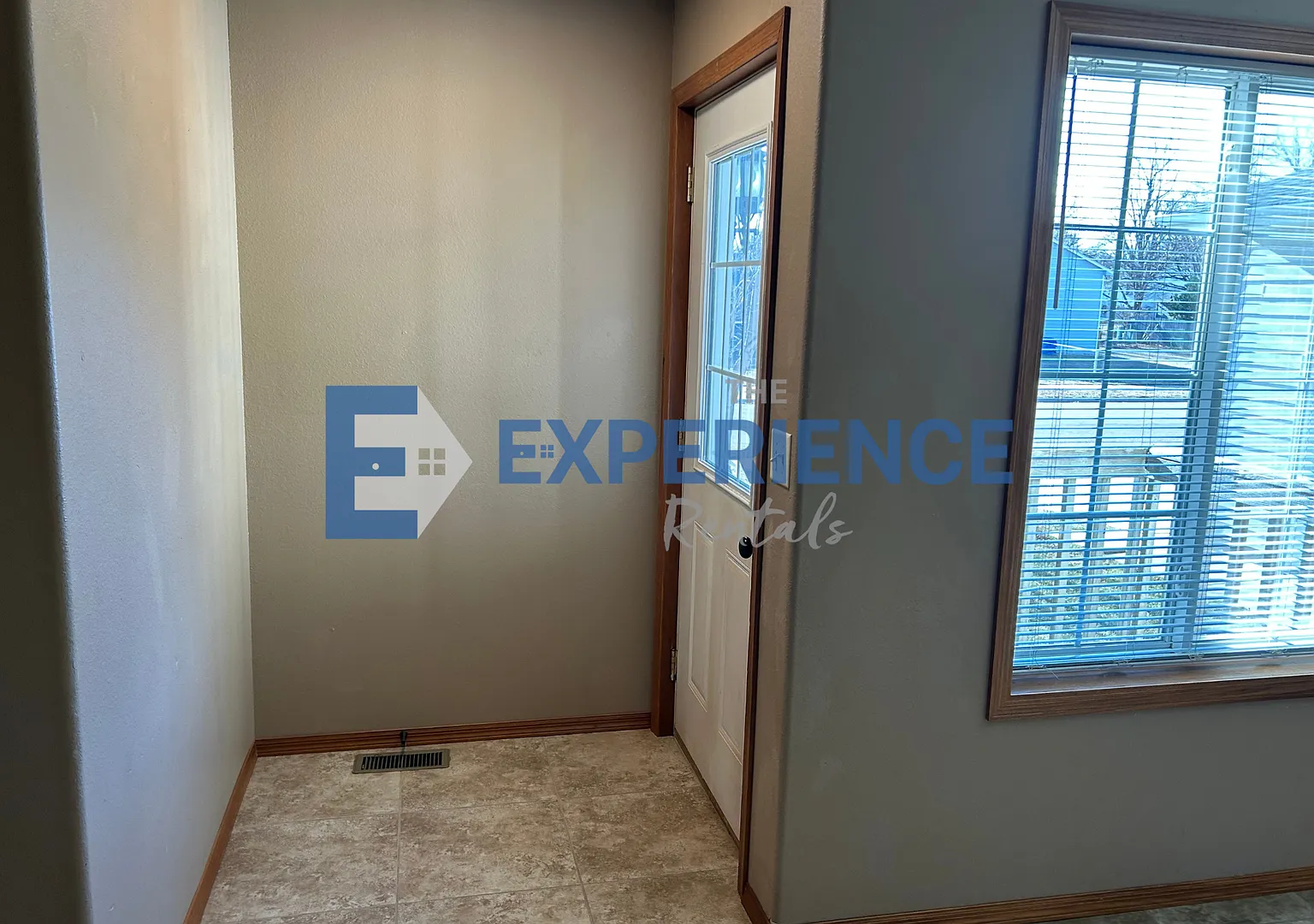 Spacious West Side Gem with Modern Comforts and Endless Possibilities! — Photo 4