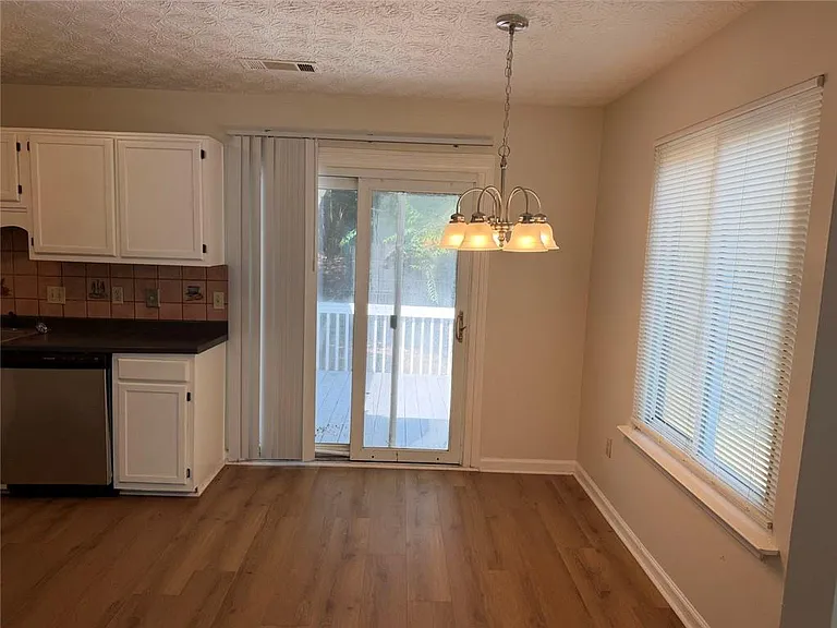 1819 Crescent Hill Dr NW — Photo 4