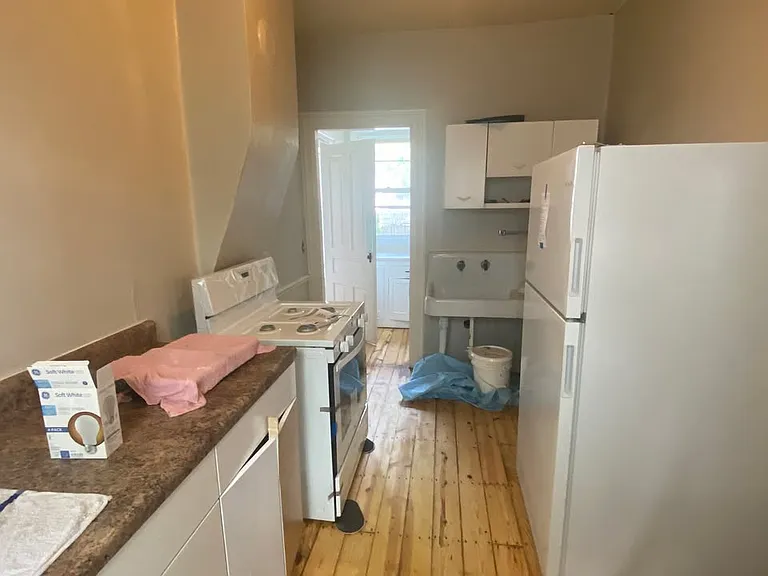 46 Gold Ave SW #3 — Photo 4