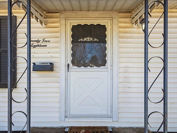 3rd image of 2518 Eisenhower Ave