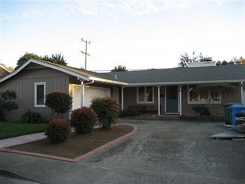 2nd image of 419 Baywood Dr