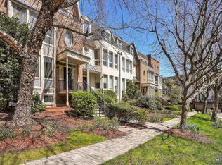 126 Kensington Dr, Fort Lee, NJ 07024