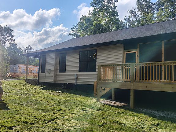 3rd image of 131 Rowewood Ln