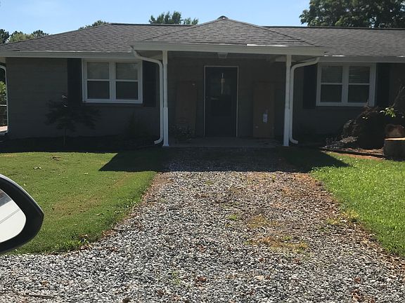 3rd image of 1319 Lakewood Ln