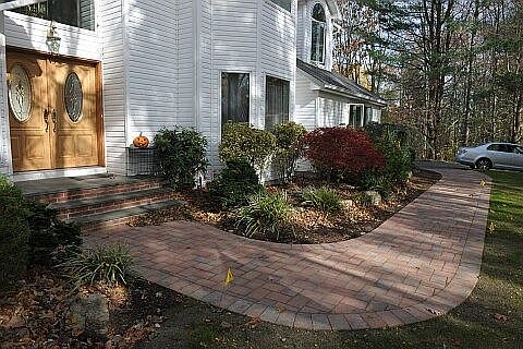3rd image of 467 Vanderbilt Pkwy