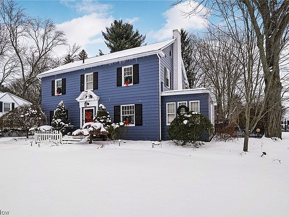 2nd image of 121 White Pond Dr