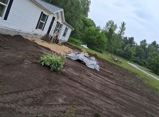 910 E Ormsby St, Oxford, WI 53952