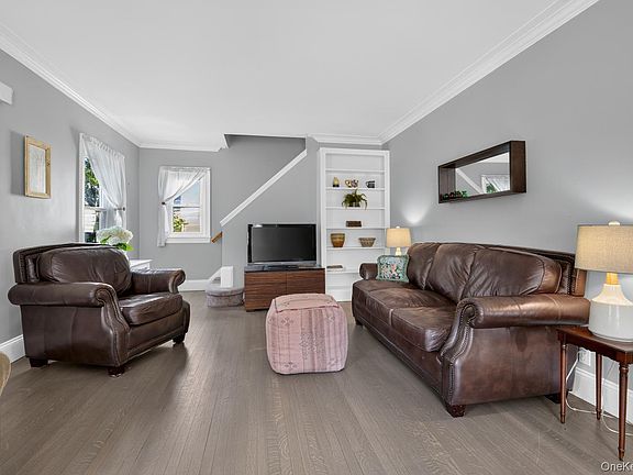 4th image of 55 Pershing Avenue