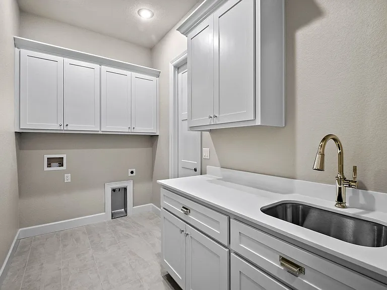 3000 Courtyard St — Photo 23