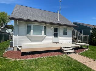 536 S 2nd St, La Crescent, MN 55947