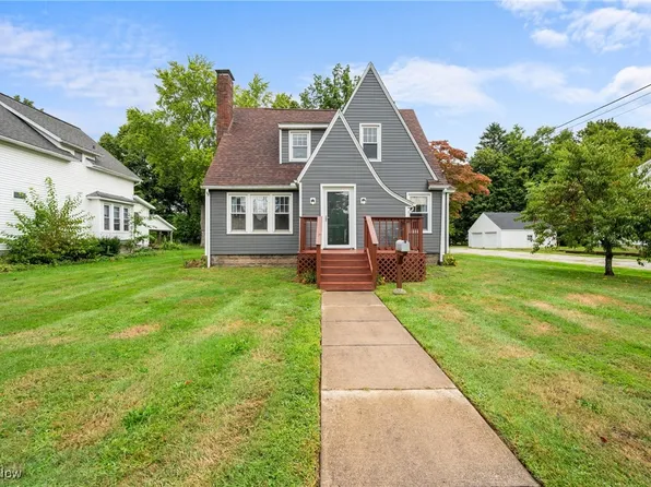 515 Eastwood St, Geneva, OH 44041