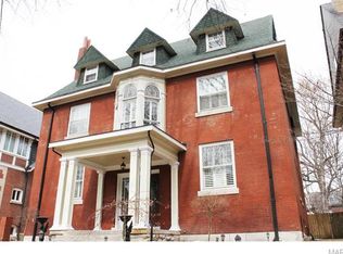 5071 Westminster Pl, Saint Louis, MO 63108