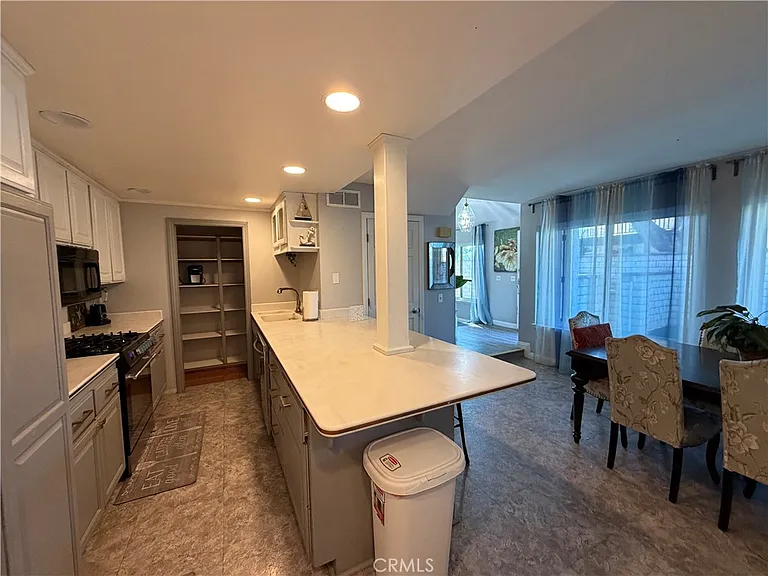 1553 Chalgrove Dr — Photo 6