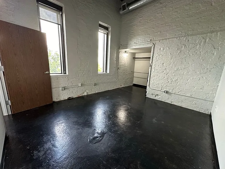 520 Seneca St — Photo 18