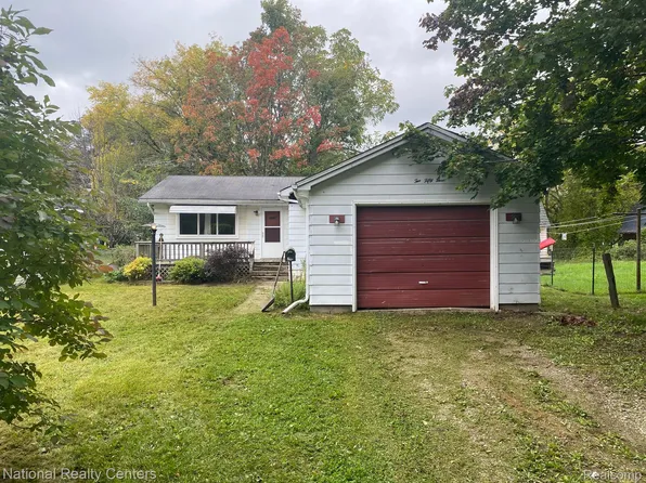 253 Clarence St, Yale, MI 48097