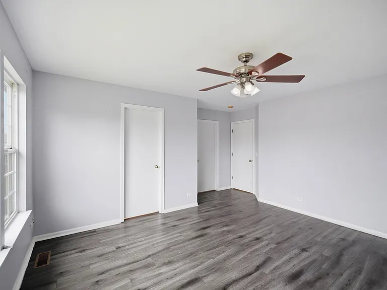 512 Normandy Ln — Photo 18