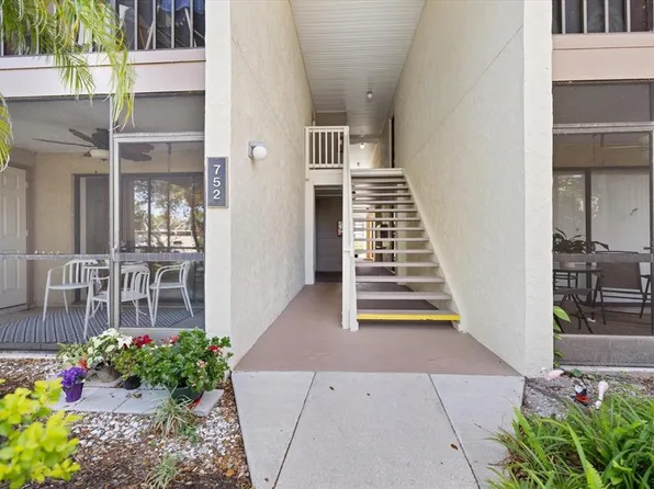 752 White Pine Tree Rd APT 108, Venice, FL 34285