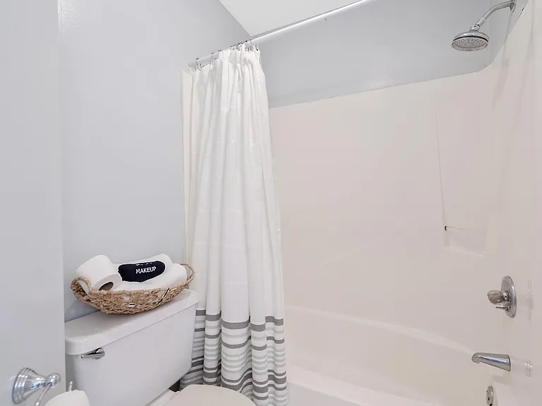 4114 Holiday Dr #17 — Photo 10