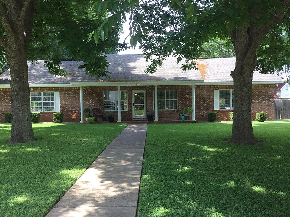 1st image of 601 Mr Henrys Dr