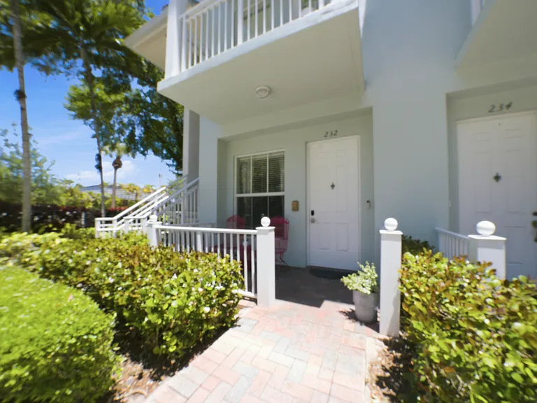 232 SW 14th Ave — Photo 13