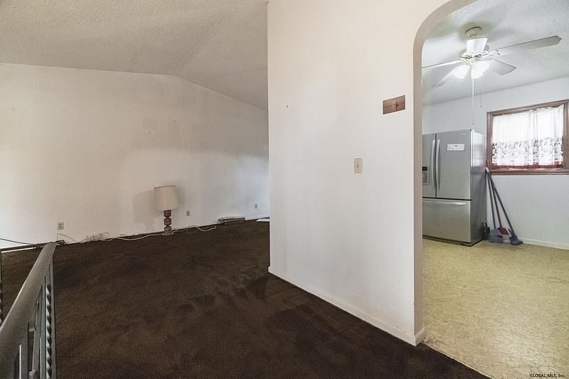 4th image of 3 GARFIELD Place