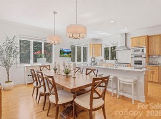 194 Catawba Ln, Waynesville, NC 28786