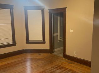 27 Carlisle St, Springfield, MA 01109