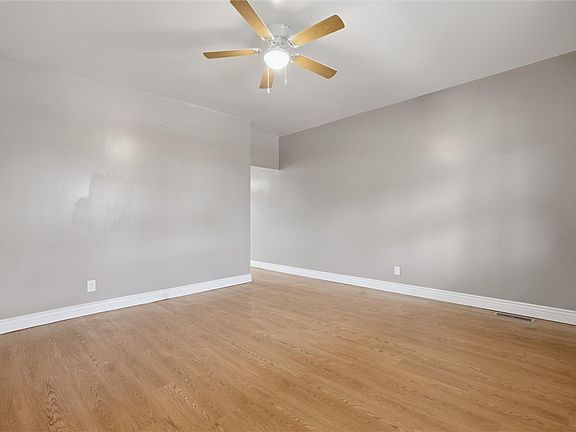 4th image of 621 Indiana Ave