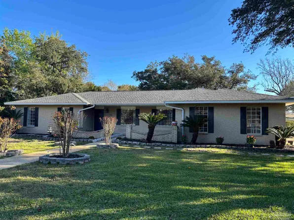 312 Silverthorn Rd, Gulf Breeze, FL 32561