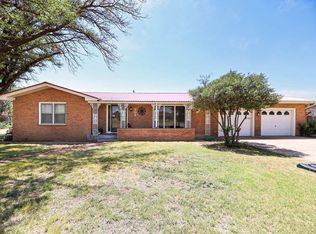 502 W Mitchell St, Meadow, TX 79345
