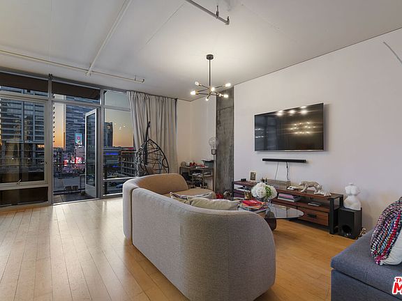 4th image of 1100 S Hope St APT 814