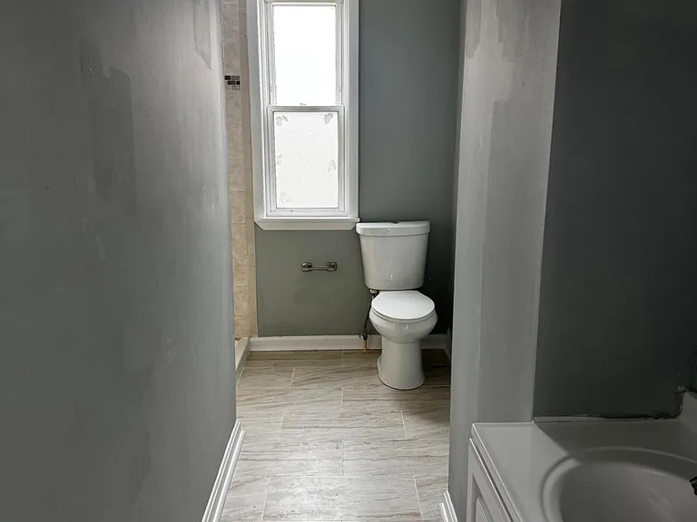 2619 E Fayette St — Photo 8