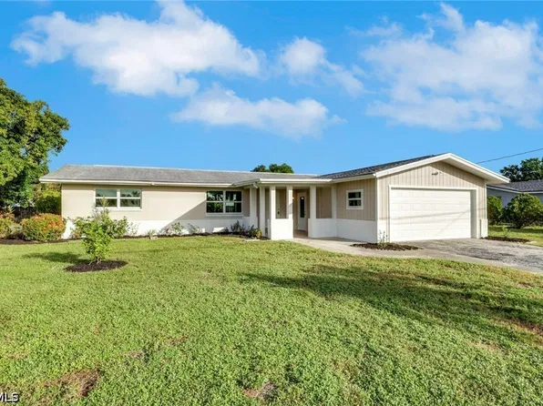 1011 NE Pine Island Ln, Cape Coral, FL 33909